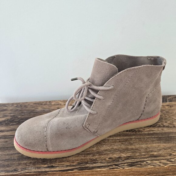 Toms Shoes - Picture 2 of 3